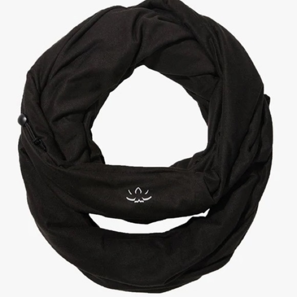 Beyond Yoga Accessories - BEYOND YOGA NWT POCKET INFINITY SCARF Trendy Chic Minimalist Cozy